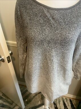 Simply Vera Vera Wang Gray Ombre Crewneck Sweater